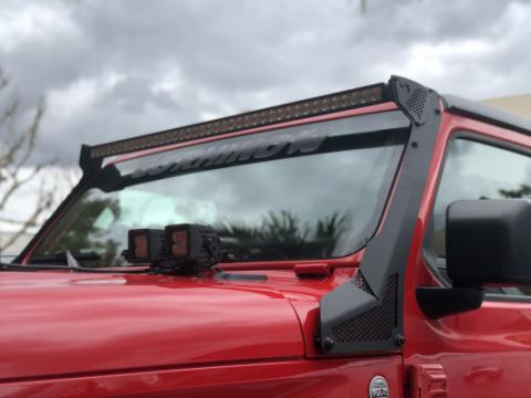 XE Windshield Light Bar Mount Textured Black 2018-2026 Jeep Wrangler JL 2020-2025 Jeep Gladiator Go Rhino