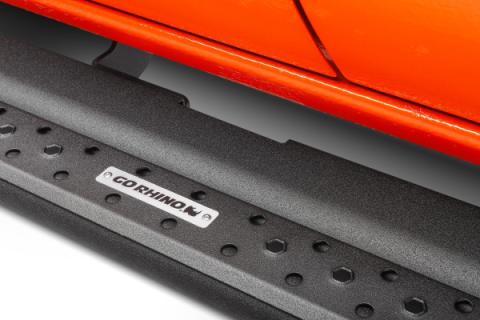 Dominator Xtreme DSS SideSteps With Mounting Bracket Kit Textured Black 2020-2025 Jeep Gladiator Go Rhino