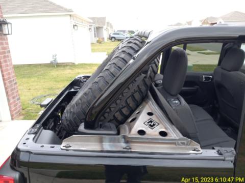 18-Up Jeep Wrangler JL 4 Door GateKeeper Tire Carrier Edge 5x5 Lug Pattern Factory JL  Excessive Industries