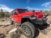 Dominator Xtreme D1 SideSteps With Mounting Bracket Kit Textured Black 2018-2026 Jeep Wrangler Go Rhino